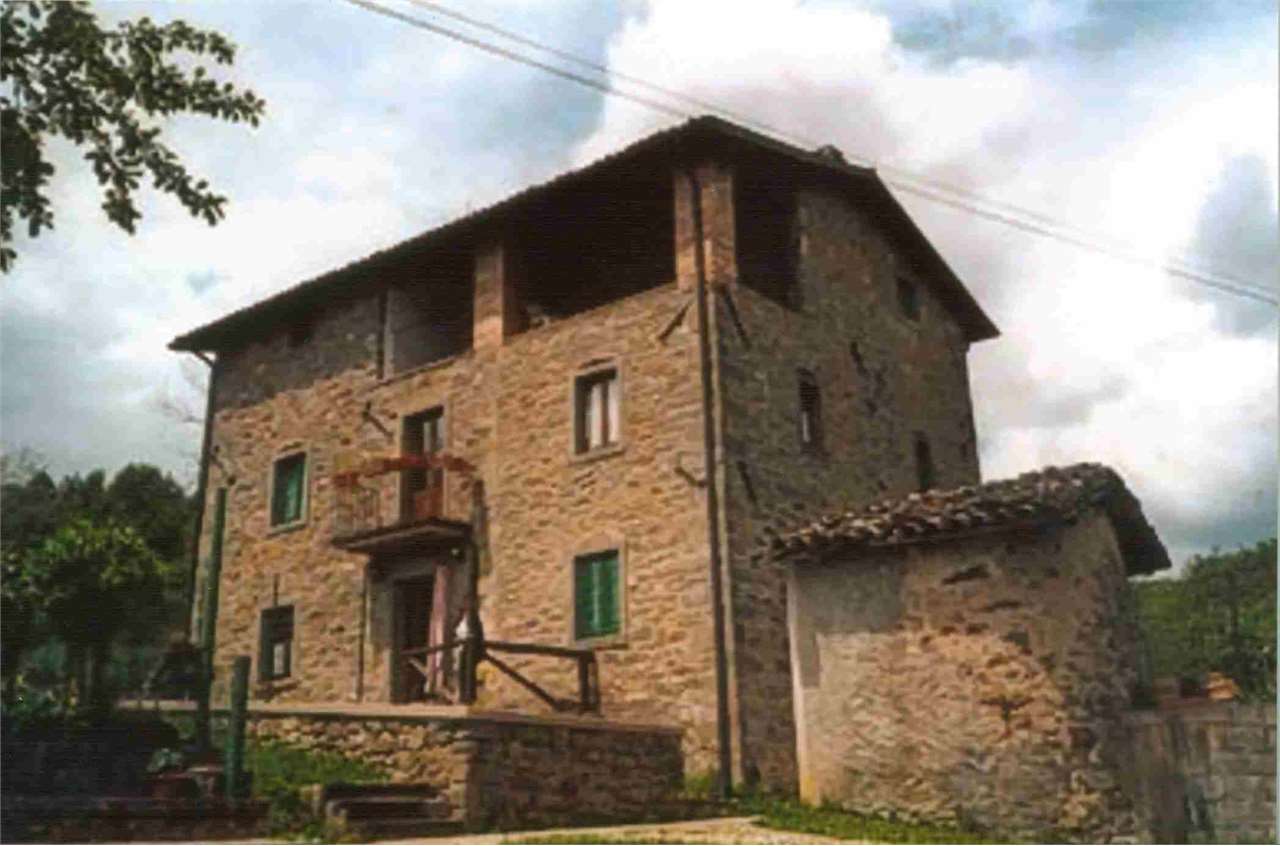 Rustico / Casale in vendita a Villa Collemandina, 8 locali, prezzo € 220.000 | CambioCasa.it