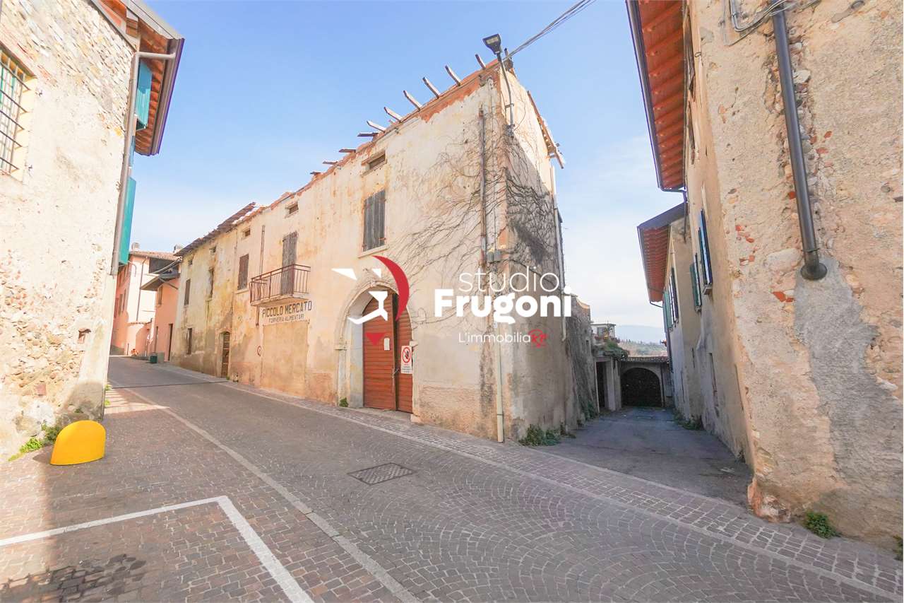 Rustico / Casale in vendita a Puegnago sul Garda, 8 locali, prezzo € 199.000 | PortaleAgenzieImmobiliari.it