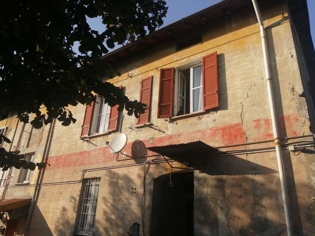 Appartamento in vendita a Cantù, 3 locali, prezzo € 70.000 | CambioCasa.it