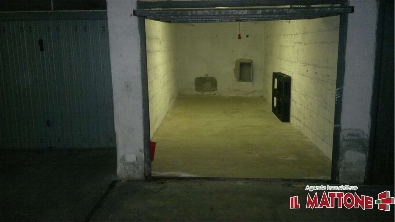 Box / Garage in Vendita a Ceranesi