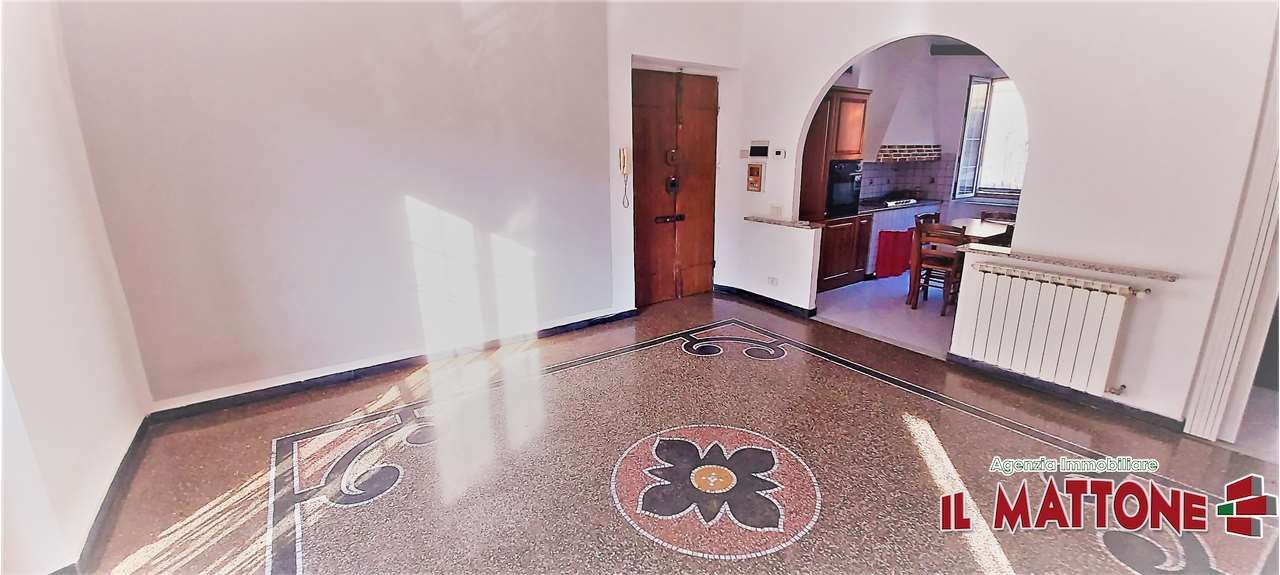 Appartamento in vendita a Campomorone, 6 locali, zona Località: Centro, prezzo € 105.000 | CambioCasa.it