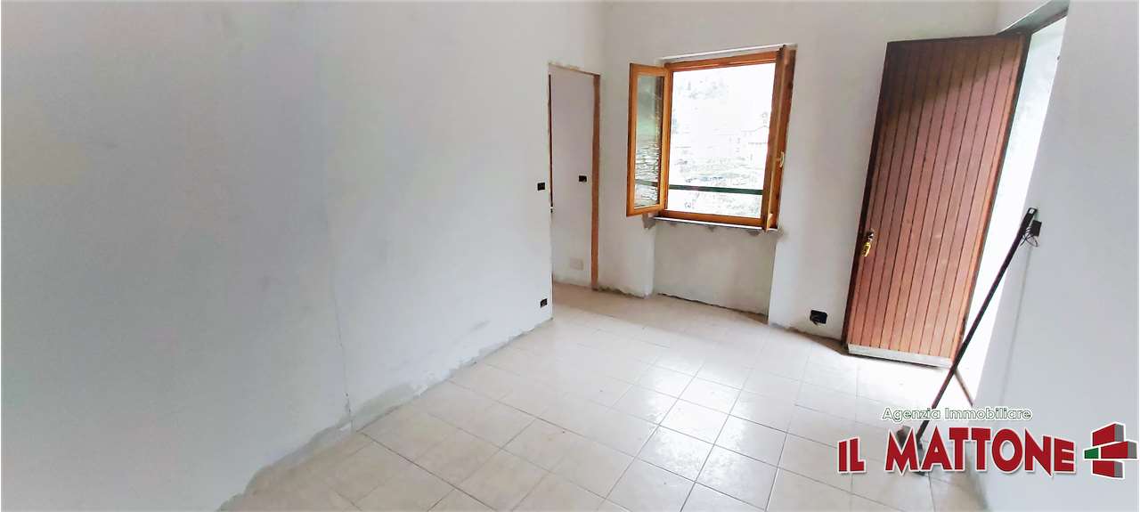 Appartamento in vendita a Campomorone, 4 locali, zona aneto, prezzo € 25.000 | PortaleAgenzieImmobiliari.it