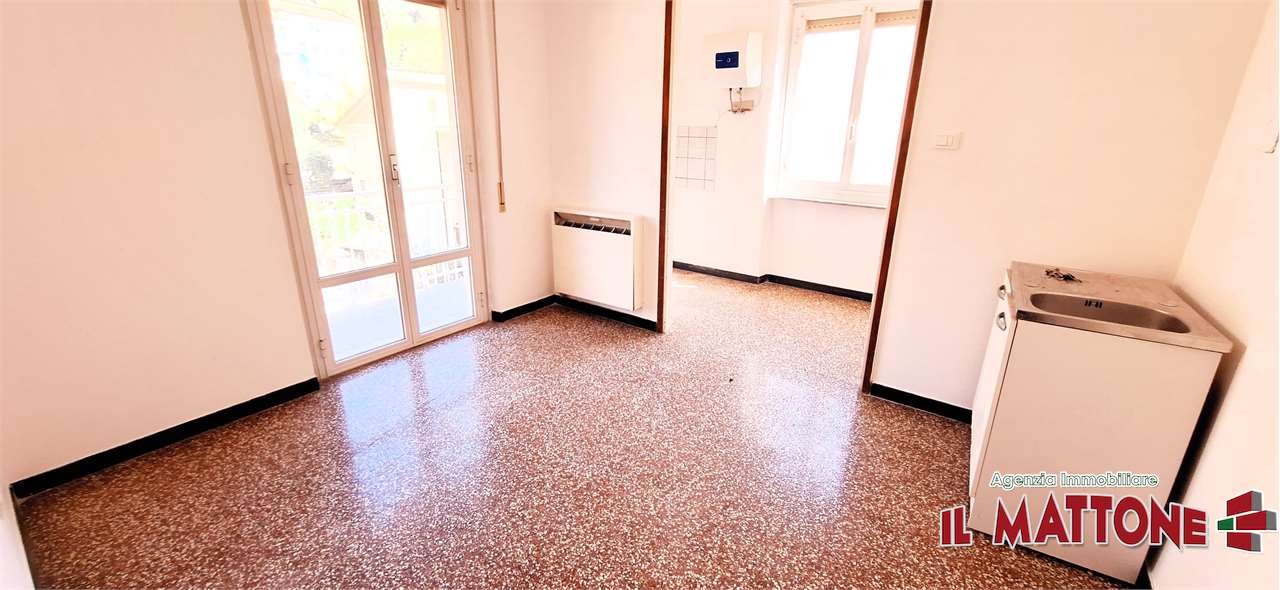 Appartamento in affitto a Campomorone, 6 locali, zona Località: Centro, prezzo € 420 | CambioCasa.it
