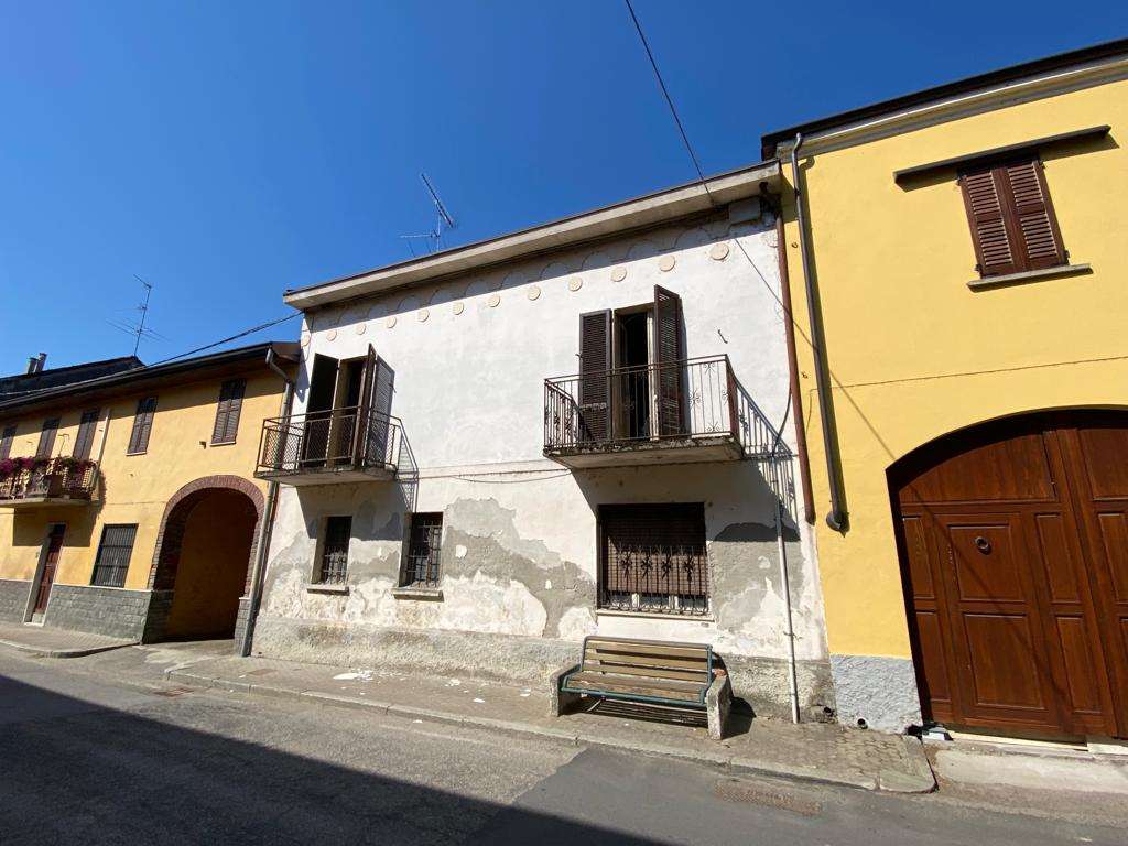 Villa in vendita a Mortara, 8 locali, prezzo € 57.000 | CambioCasa.it