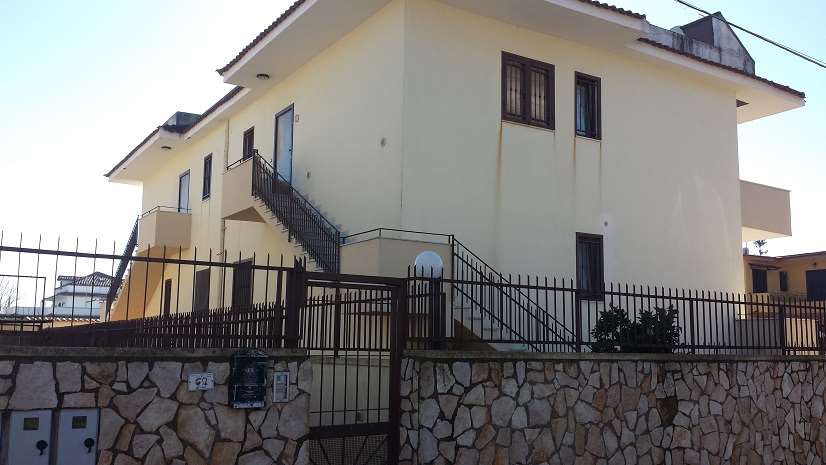 Villa in vendita a Castel Volturno, 3 locali, zona aggio Coppola Pinetamare, prezzo € 110.000 | PortaleAgenzieImmobiliari.it