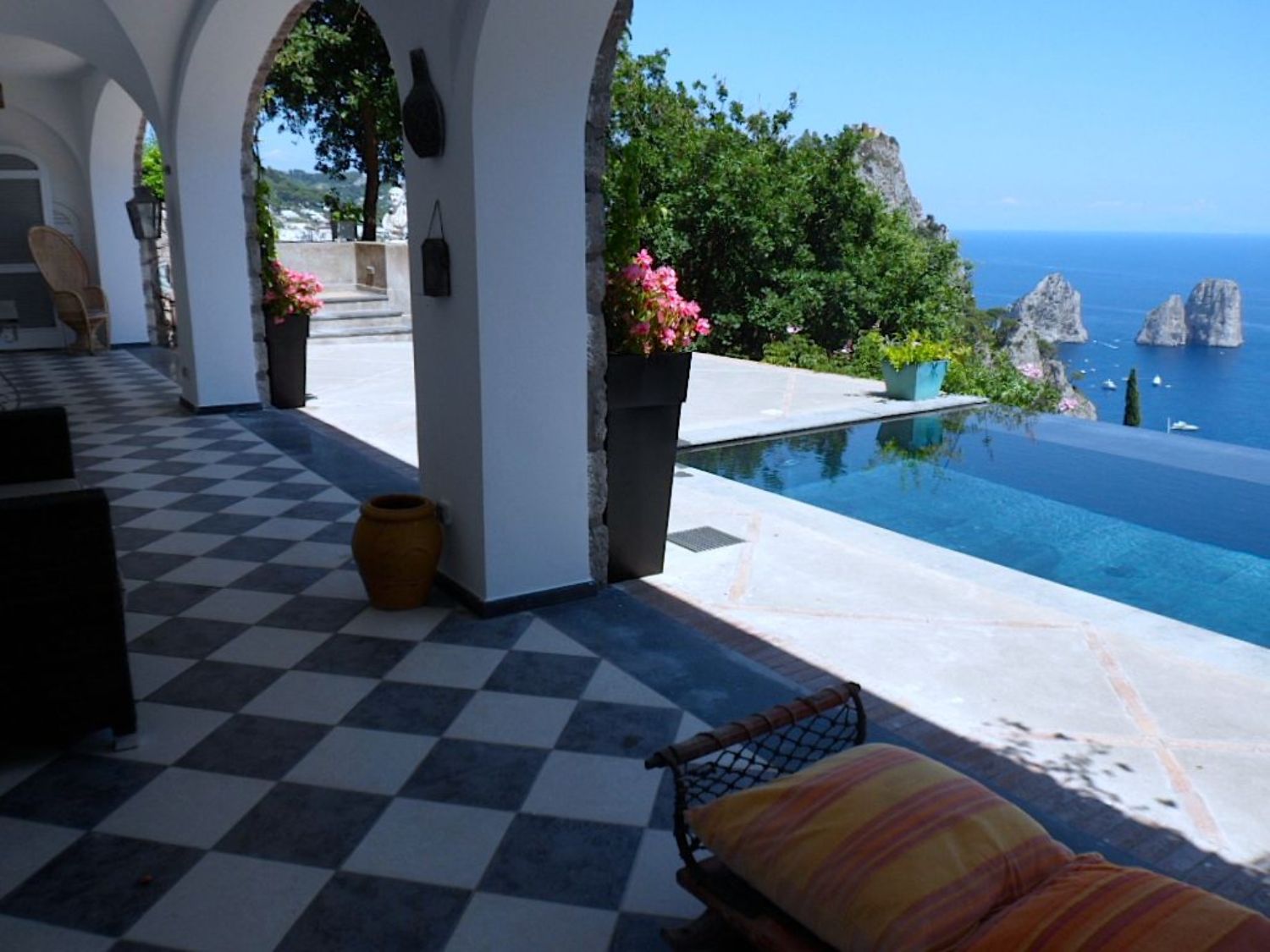Soluzione Indipendente in affitto a Capri, 5 locali, prezzo € 12.000 | PortaleAgenzieImmobiliari.it