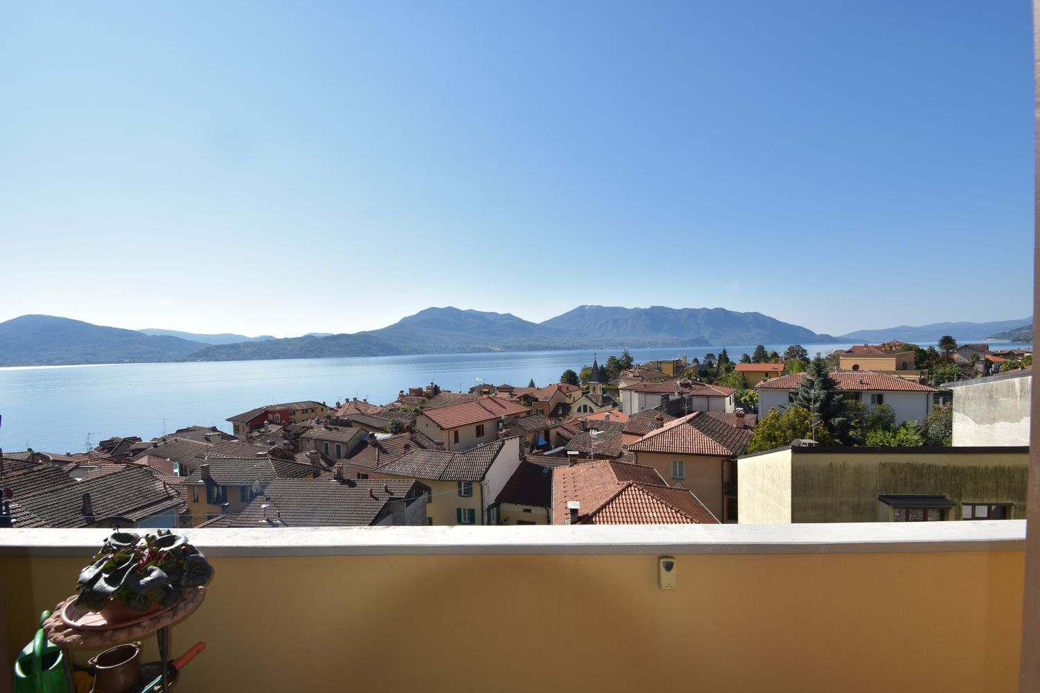 Appartamento in vendita a Cannero Riviera, 2 locali, prezzo € 350.000 | PortaleAgenzieImmobiliari.it