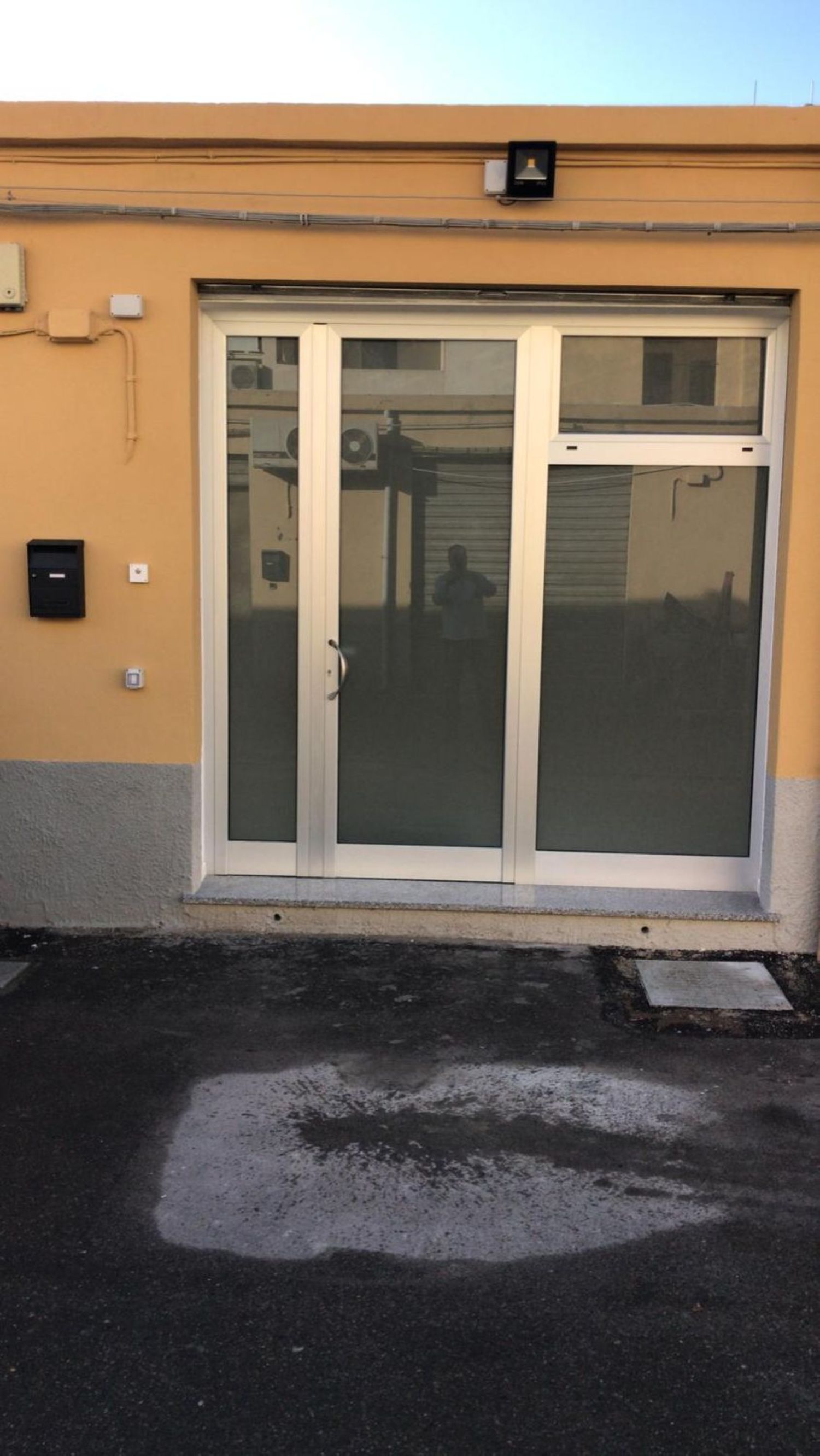 Immobile Commerciale in affitto a Cagliari, 9999 locali, prezzo € 700 | PortaleAgenzieImmobiliari.it