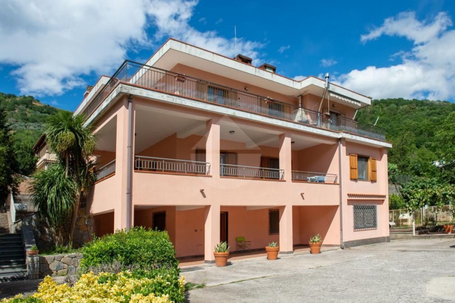 Villa Bifamiliare in Vendita a Mercato San Severino