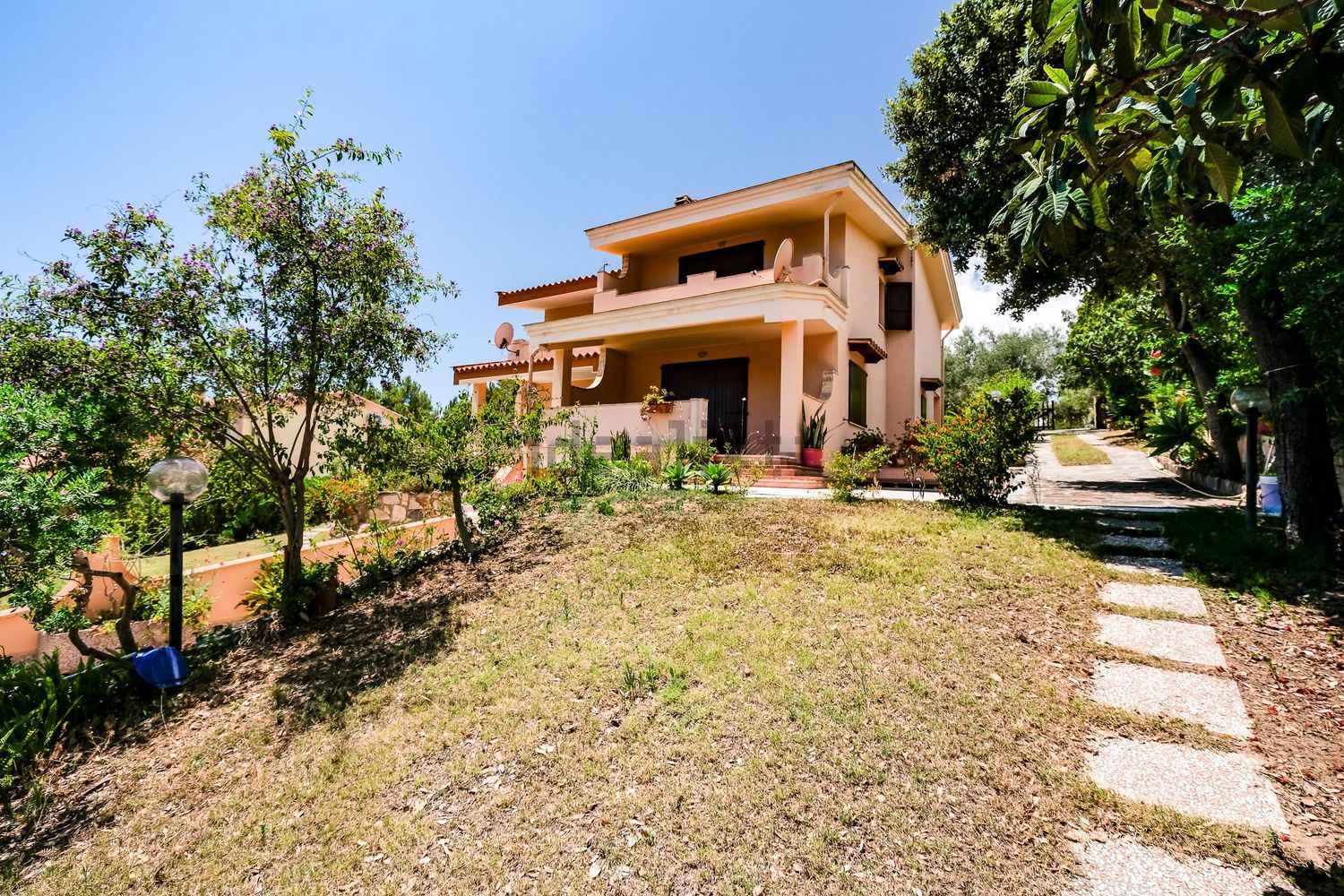 Villa Bifamiliare in vendita a Villaputzu, 8 locali, prezzo € 270.000 | CambioCasa.it