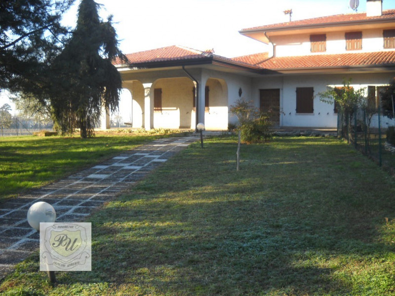 Villa in vendita a Cinto Euganeo, 5 locali, prezzo € 300.000 | PortaleAgenzieImmobiliari.it
