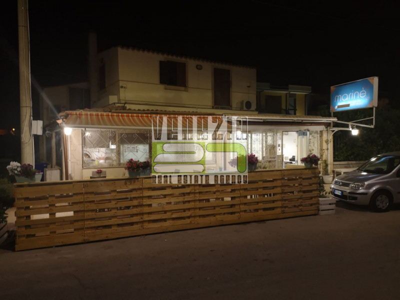 Immobile Commerciale in vendita a Avola, 9999 locali, zona Località: 24 metri, Trattative riservate | CambioCasa.it
