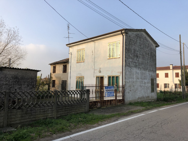 Villa a Schiera in vendita a Carceri, 3 locali, prezzo € 48.000 | CambioCasa.it