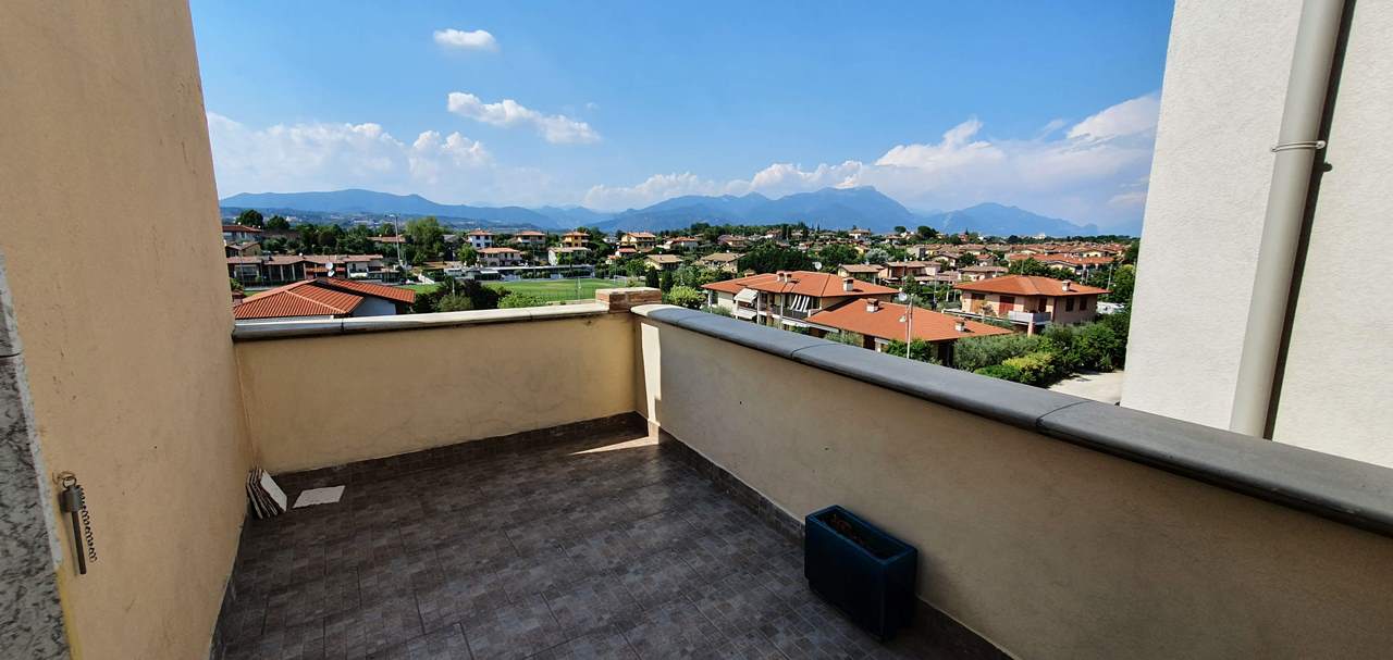 Appartamento in vendita a Moniga del Garda, 3 locali, prezzo € 155.000 | PortaleAgenzieImmobiliari.it
