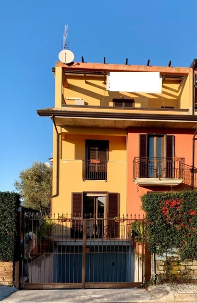Villa in vendita a Riardo, 7 locali, prezzo € 180.000 | PortaleAgenzieImmobiliari.it