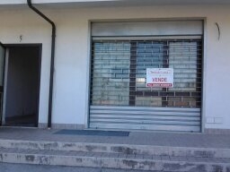 Negozio / Locale in vendita a Vairano Patenora, 1 locali, zona ano Scalo, prezzo € 100.000 | PortaleAgenzieImmobiliari.it