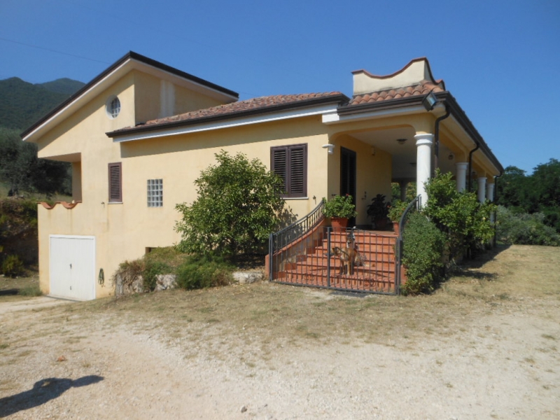 Villa in vendita a Alife, 7 locali, prezzo € 350.000 | PortaleAgenzieImmobiliari.it