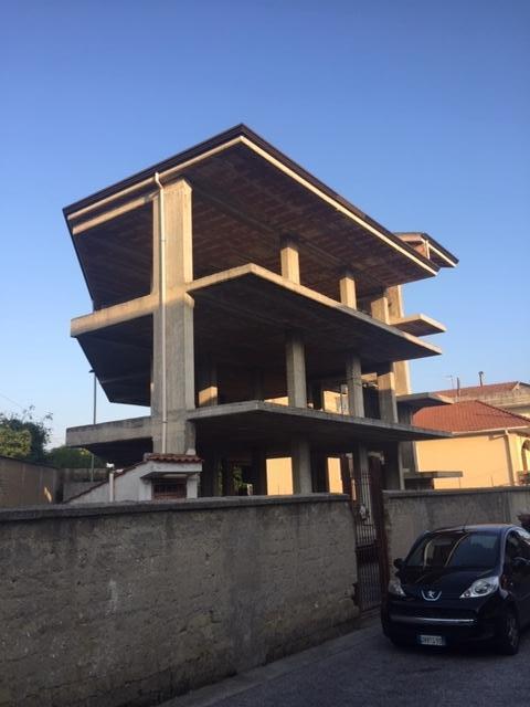 Palazzo / Stabile in vendita a Carinaro, 5 locali, prezzo € 260.000 | PortaleAgenzieImmobiliari.it