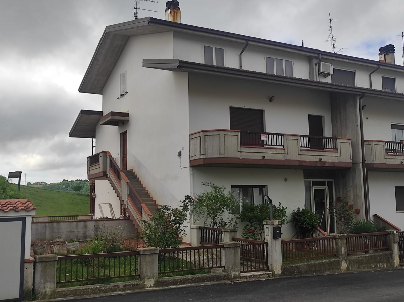 Appartamento in vendita a Castignano, 5 locali, prezzo € 200.000 | PortaleAgenzieImmobiliari.it
