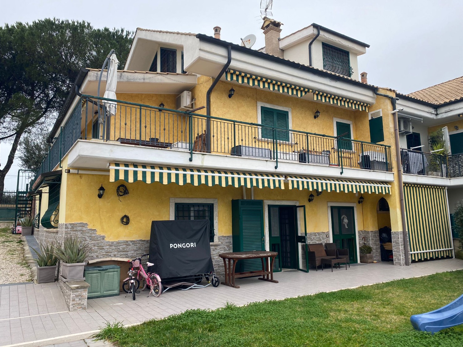 Villa in vendita a Sant'Angelo Romano, 9 locali, prezzo € 299.000 | CambioCasa.it