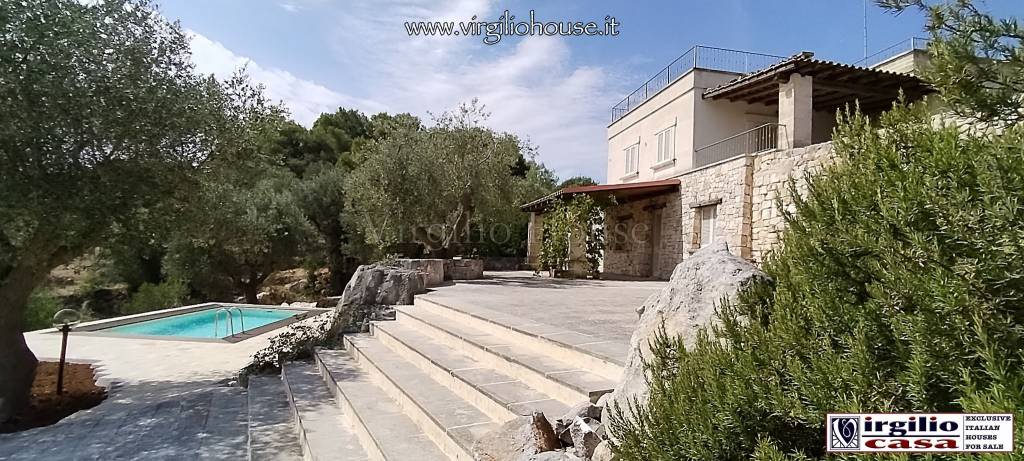 Villa in vendita a Ostuni, 4 locali, prezzo € 290.000 | CambioCasa.it