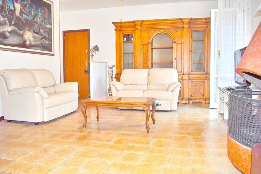 Appartamento in vendita a Deiva Marina, 4 locali, prezzo € 210.000 | PortaleAgenzieImmobiliari.it
