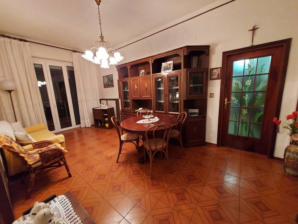 Appartamento in vendita a Pesaro, 3 locali, prezzo € 190.000 | CambioCasa.it