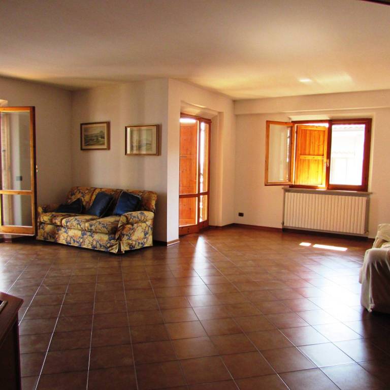 Appartamento in vendita a Falconara Marittima, 6 locali, prezzo € 280.000 | PortaleAgenzieImmobiliari.it