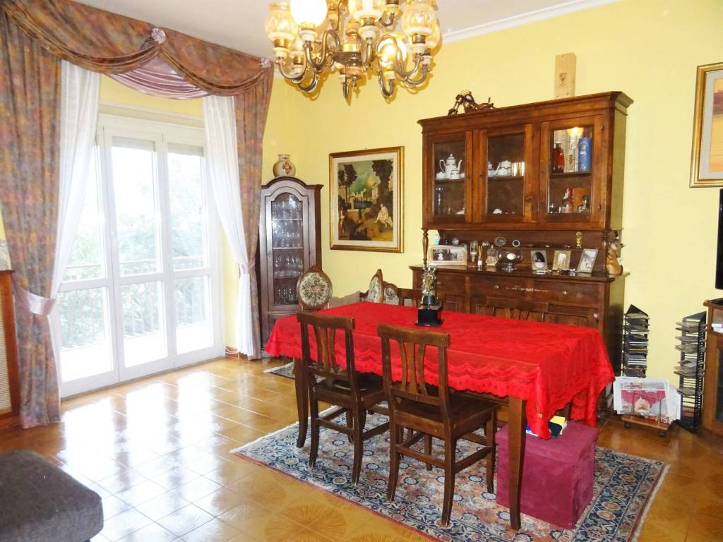 Appartamento in vendita a Ariccia, 3 locali, prezzo € 150.000 | CambioCasa.it