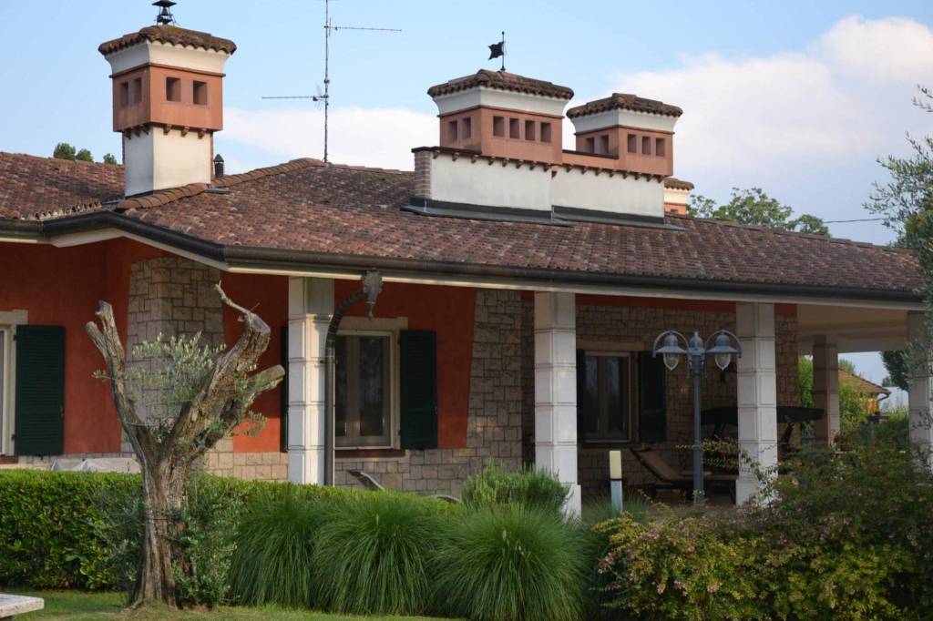 Villa in vendita a Lograto, 6 locali, prezzo € 890.000 | PortaleAgenzieImmobiliari.it