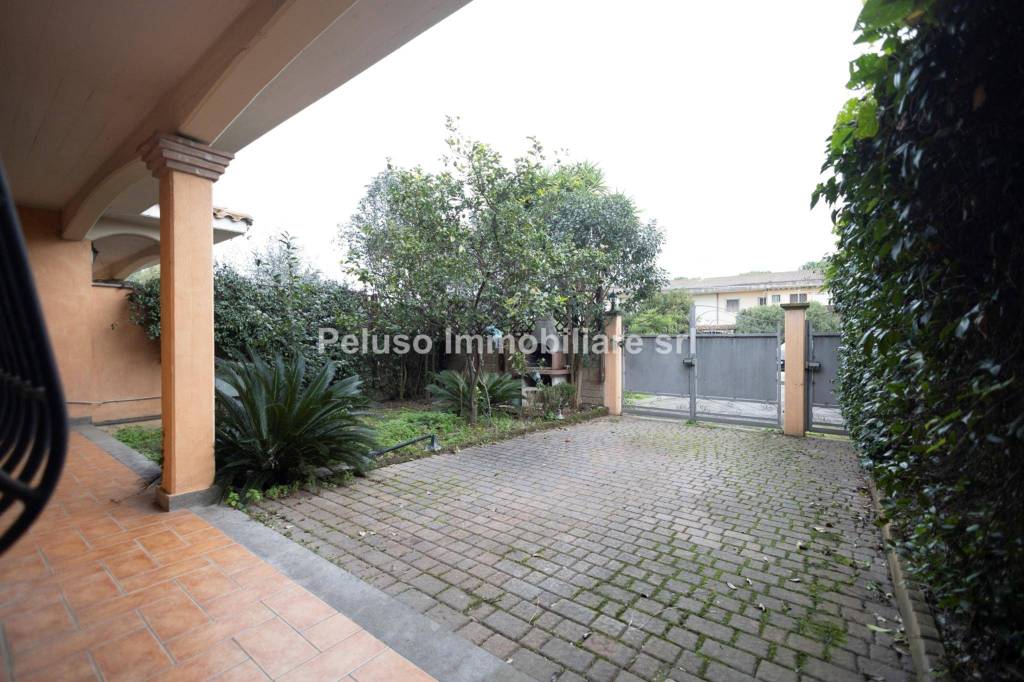 Villa a Schiera in vendita a Pomezia, 3 locali, prezzo € 215.000 | CambioCasa.it