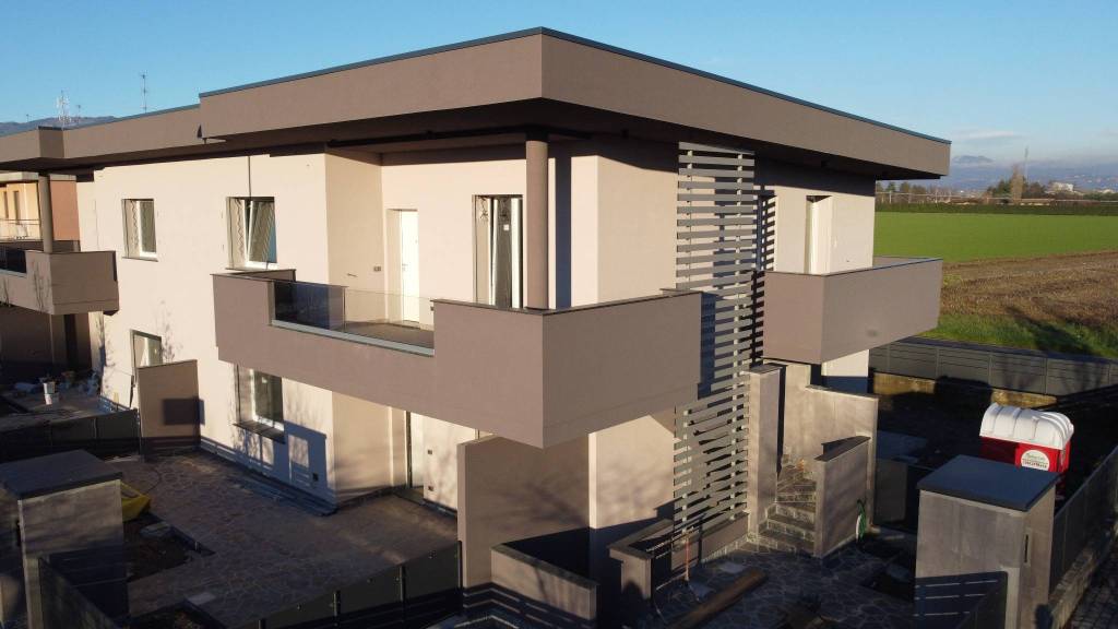 Appartamento in vendita a Chignolo d'Isola, 4 locali, prezzo € 295.000 | PortaleAgenzieImmobiliari.it