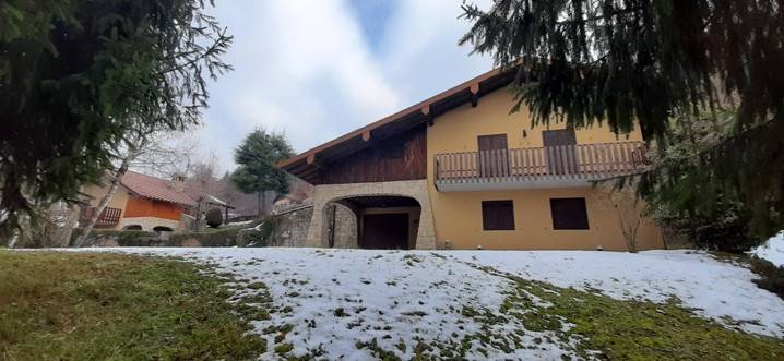 Villa in vendita a Zogno, 5 locali, prezzo € 215.000 | PortaleAgenzieImmobiliari.it