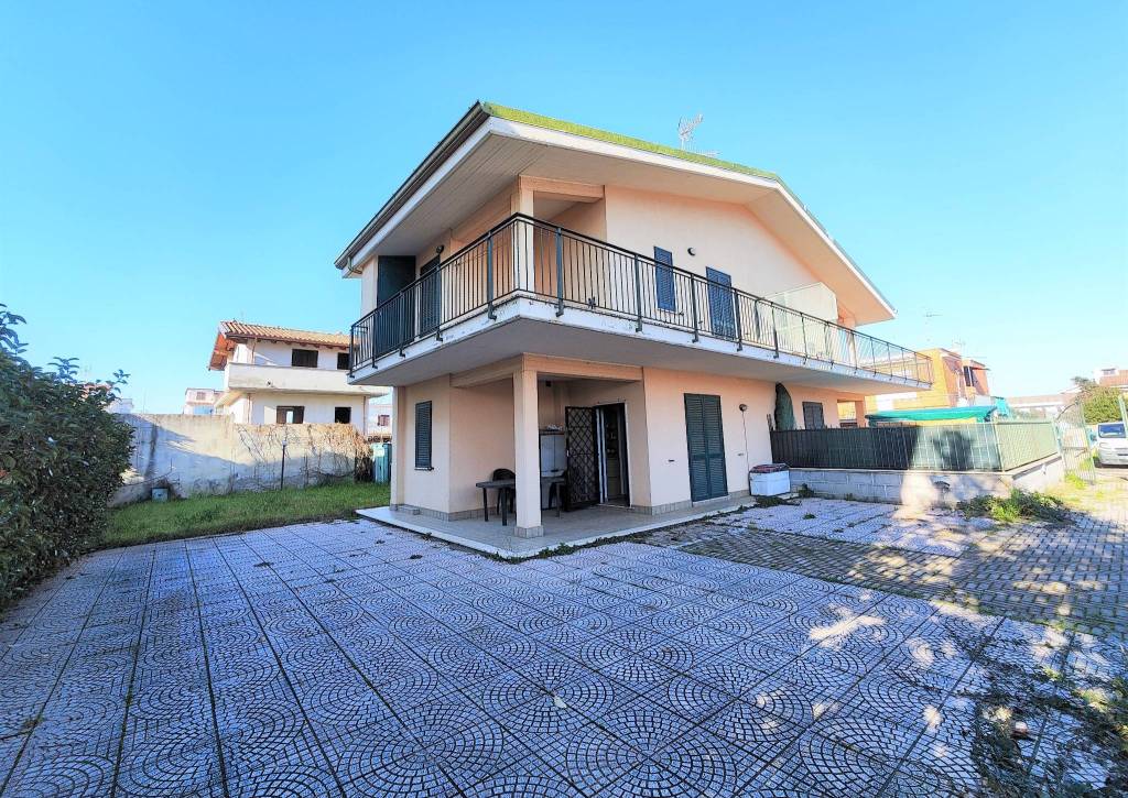 Villa in vendita a Ardea, 3 locali, prezzo € 139.000 | CambioCasa.it