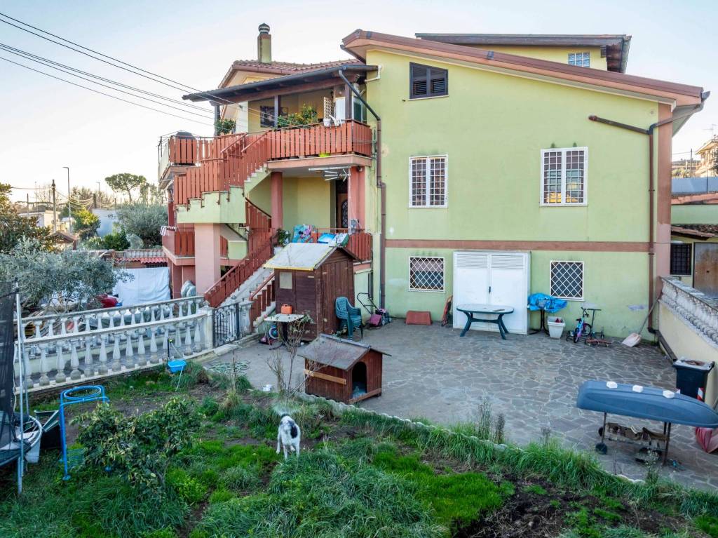 Appartamento in vendita a Roma, 3 locali, zona Setteville - Casalone - Acqua Vergine, prezzo € 125.000 | PortaleAgenzieImmobiliari.it