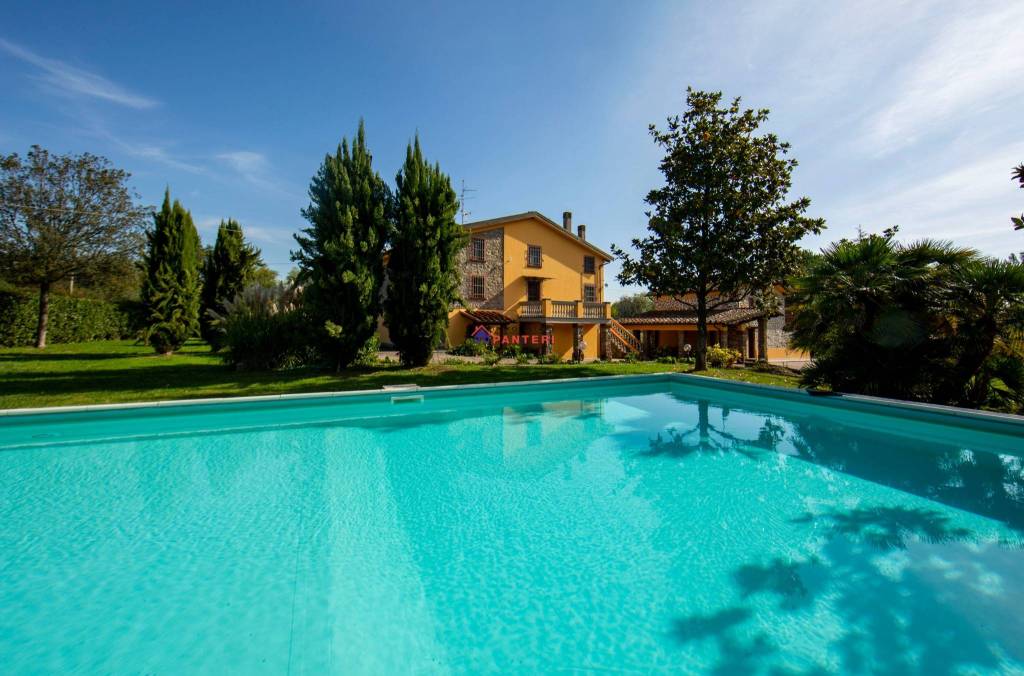 Villa in vendita a Capannori, 11 locali, prezzo € 920.000 | PortaleAgenzieImmobiliari.it