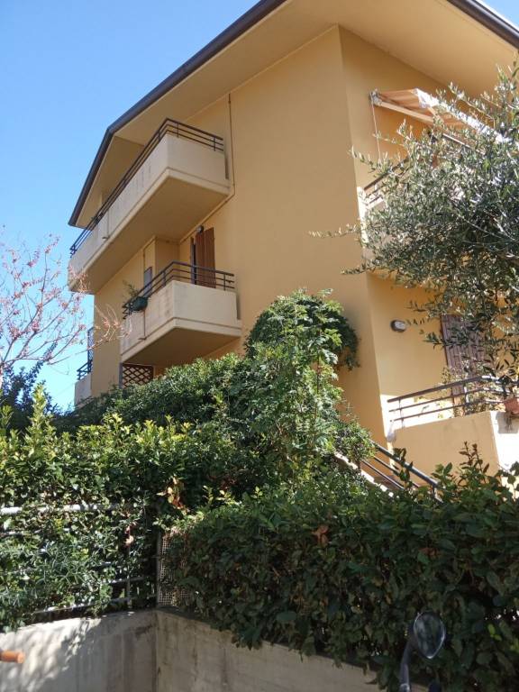 Villa a Schiera in vendita a Pesaro, 5 locali, prezzo € 580.000 | PortaleAgenzieImmobiliari.it