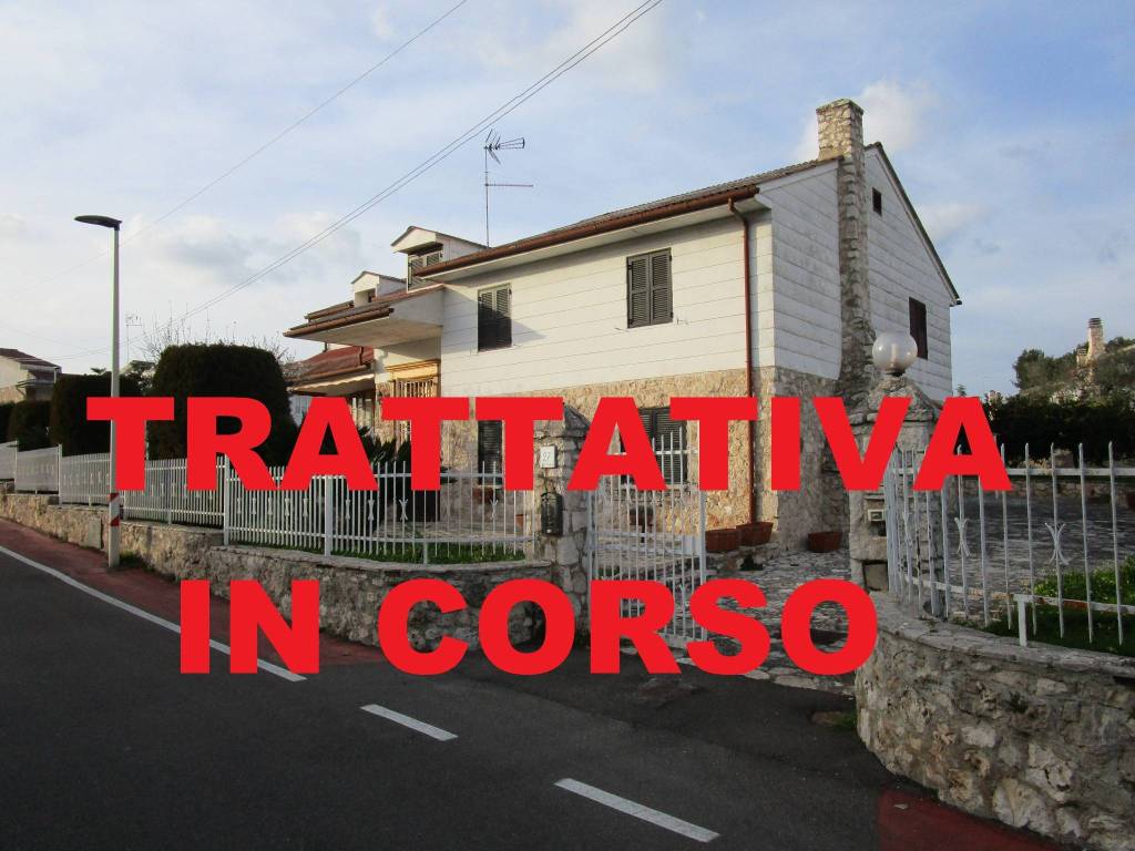 Villa in vendita a Statte, 5 locali, prezzo € 145.000 | CambioCasa.it