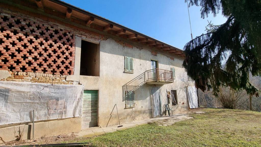 Rustico / Casale in vendita a Mombercelli, 6 locali, prezzo € 80.000 | PortaleAgenzieImmobiliari.it