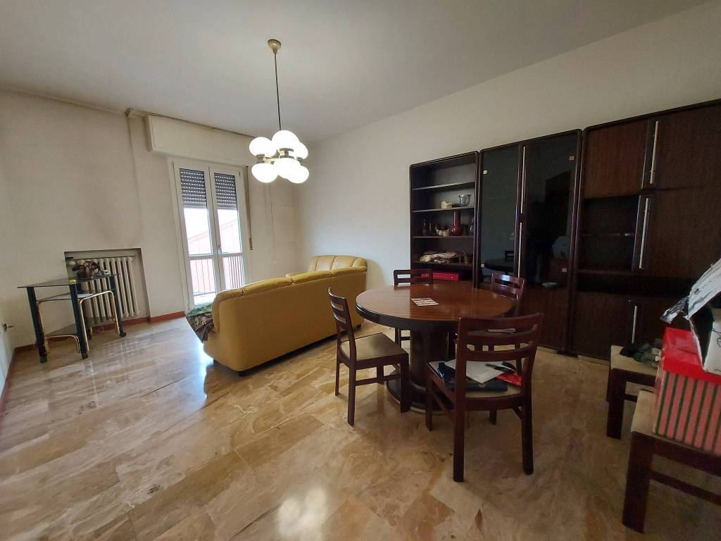Appartamento in vendita a Pesaro, 4 locali, prezzo € 235.000 | PortaleAgenzieImmobiliari.it