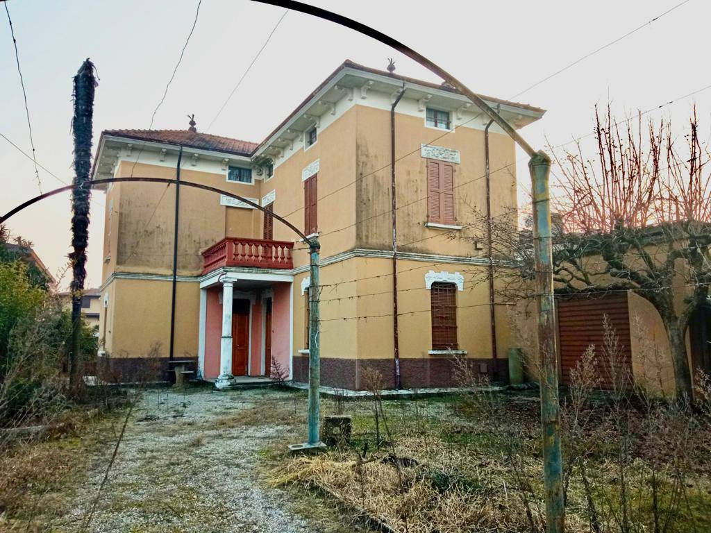 Villa in Vendita a Desenzano del Garda
