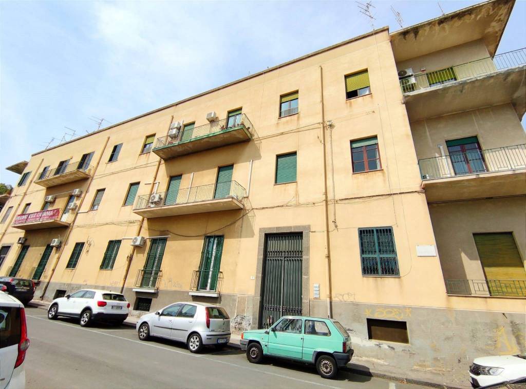 Appartamento in vendita a Catania, 6 locali, prezzo € 298.000 | PortaleAgenzieImmobiliari.it