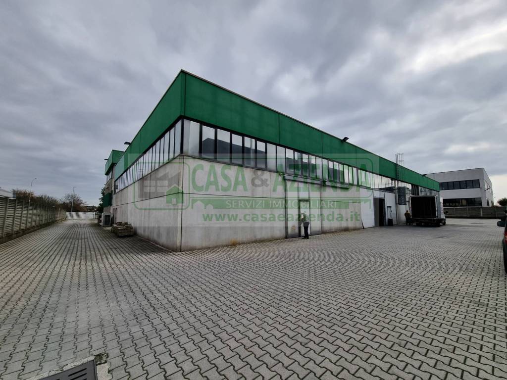 Capannone in vendita a Cassina de' Pecchi, 6 locali, prezzo € 790.000 | PortaleAgenzieImmobiliari.it
