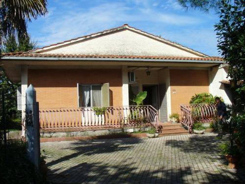 Villa in vendita a Ceccano, 4 locali, prezzo € 59.900 | PortaleAgenzieImmobiliari.it