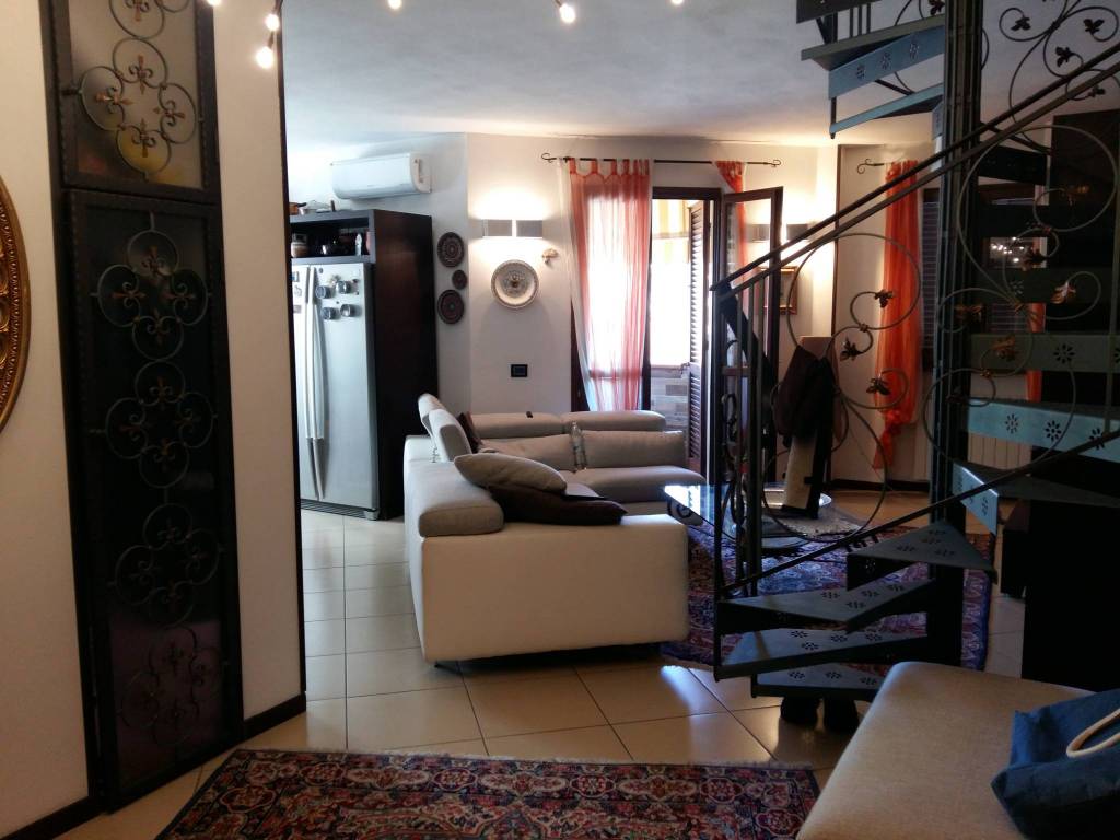 Appartamento in vendita a Poggio a Caiano, 5 locali, prezzo € 335.000 | PortaleAgenzieImmobiliari.it