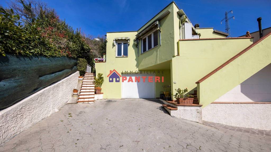 Villa in vendita a Pescia, 6 locali, prezzo € 430.000 | PortaleAgenzieImmobiliari.it