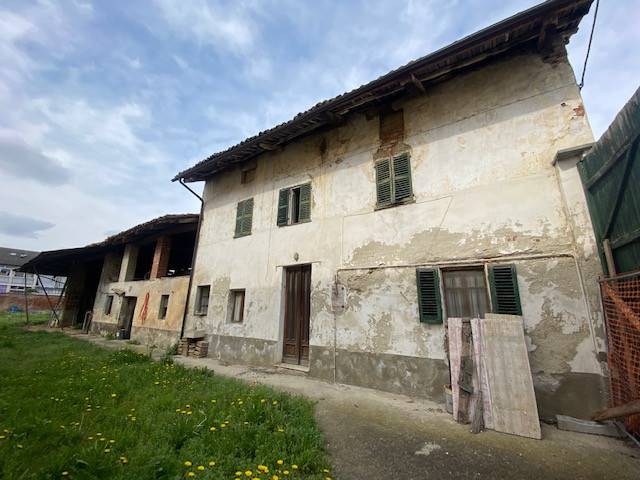 Rustico / Casale in vendita a Riva Presso Chieri, 4 locali, prezzo € 85.000 | CambioCasa.it