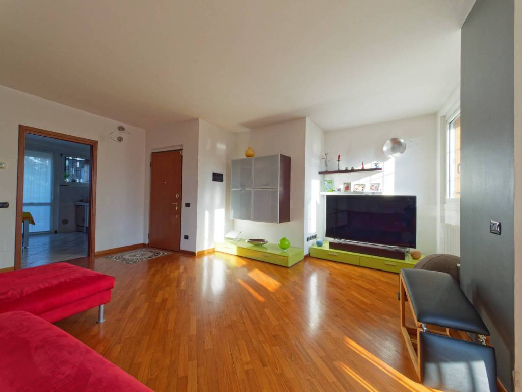 Appartamento in vendita a Novate Milanese, 4 locali, prezzo € 330.000 | CambioCasa.it