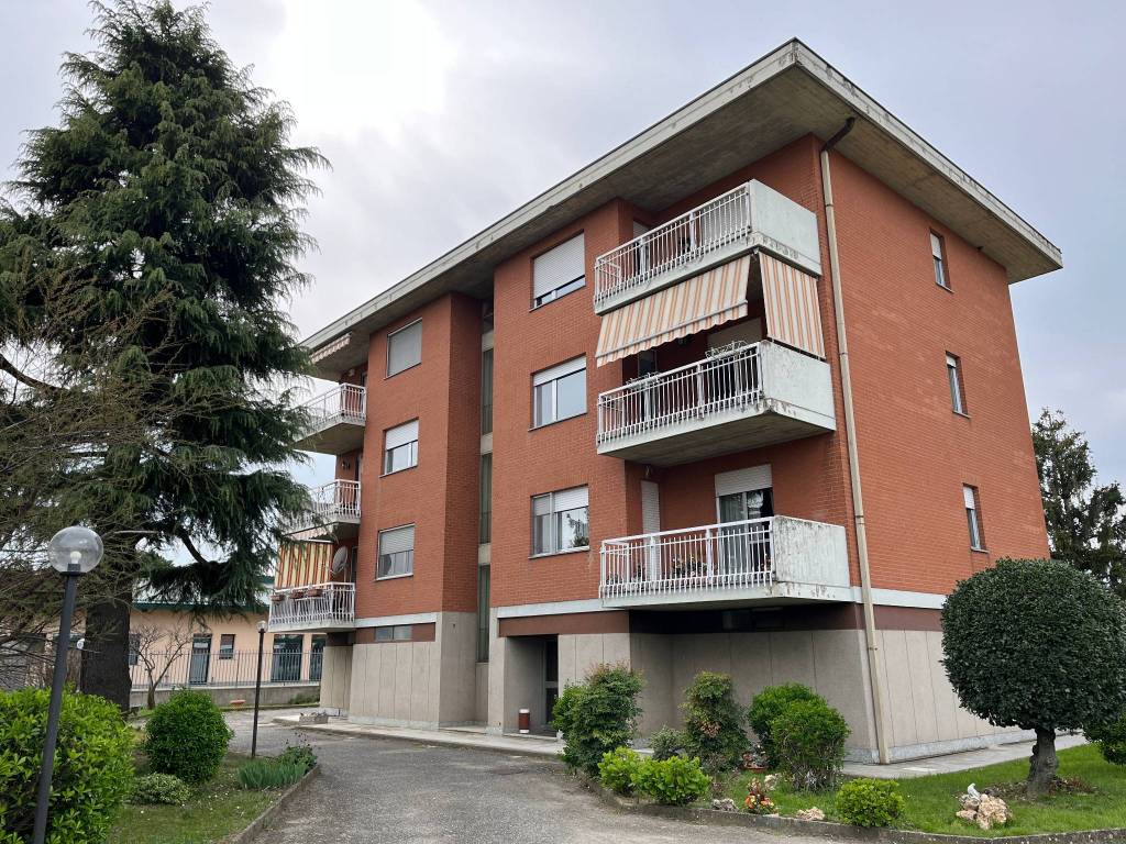 Appartamento in vendita a Riva Presso Chieri, 4 locali, prezzo € 130.000 | CambioCasa.it