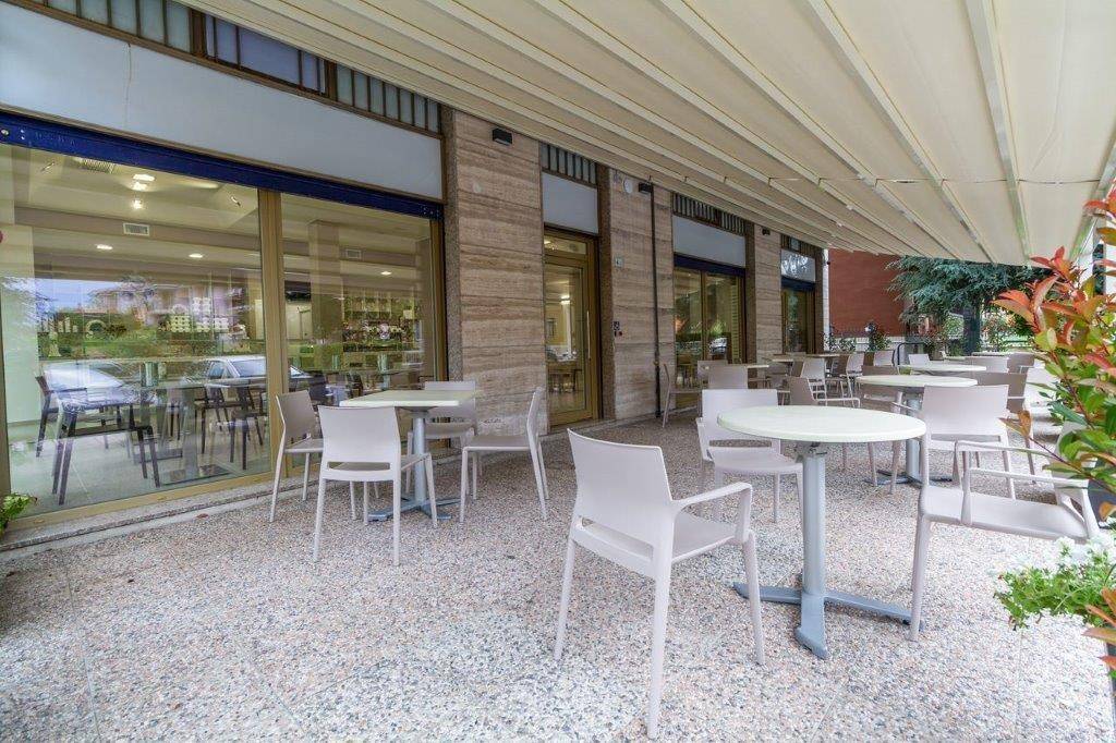 Bar in vendita a Cassano d'Adda, 1 locali, prezzo € 220.000 | PortaleAgenzieImmobiliari.it